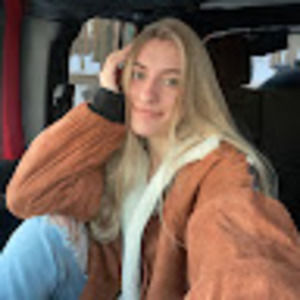 Meet your Posher, Mia